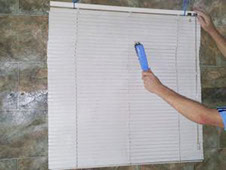 Sonic Blind Cleaning Brisbane use ultrasonic cleaning to thoroughly deep clean your blinds.